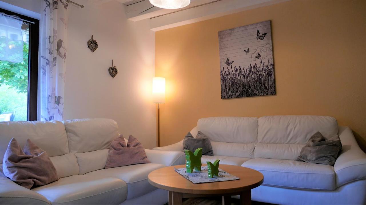 Helles Ferienhaus Im Landhausstil Fuer Bis Zu 10 Personen Frielendorf Esterno foto