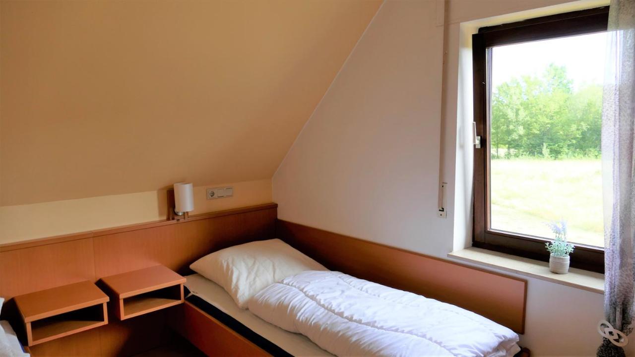 Helles Ferienhaus Im Landhausstil Fuer Bis Zu 10 Personen Frielendorf Esterno foto