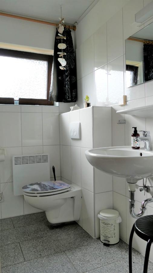 Helles Ferienhaus Im Landhausstil Fuer Bis Zu 10 Personen Frielendorf Esterno foto